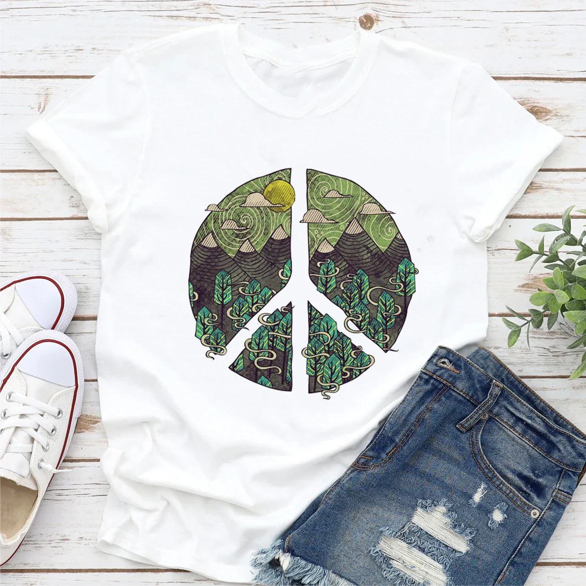 Casual Summer Women's Happy Camper T-Shirt