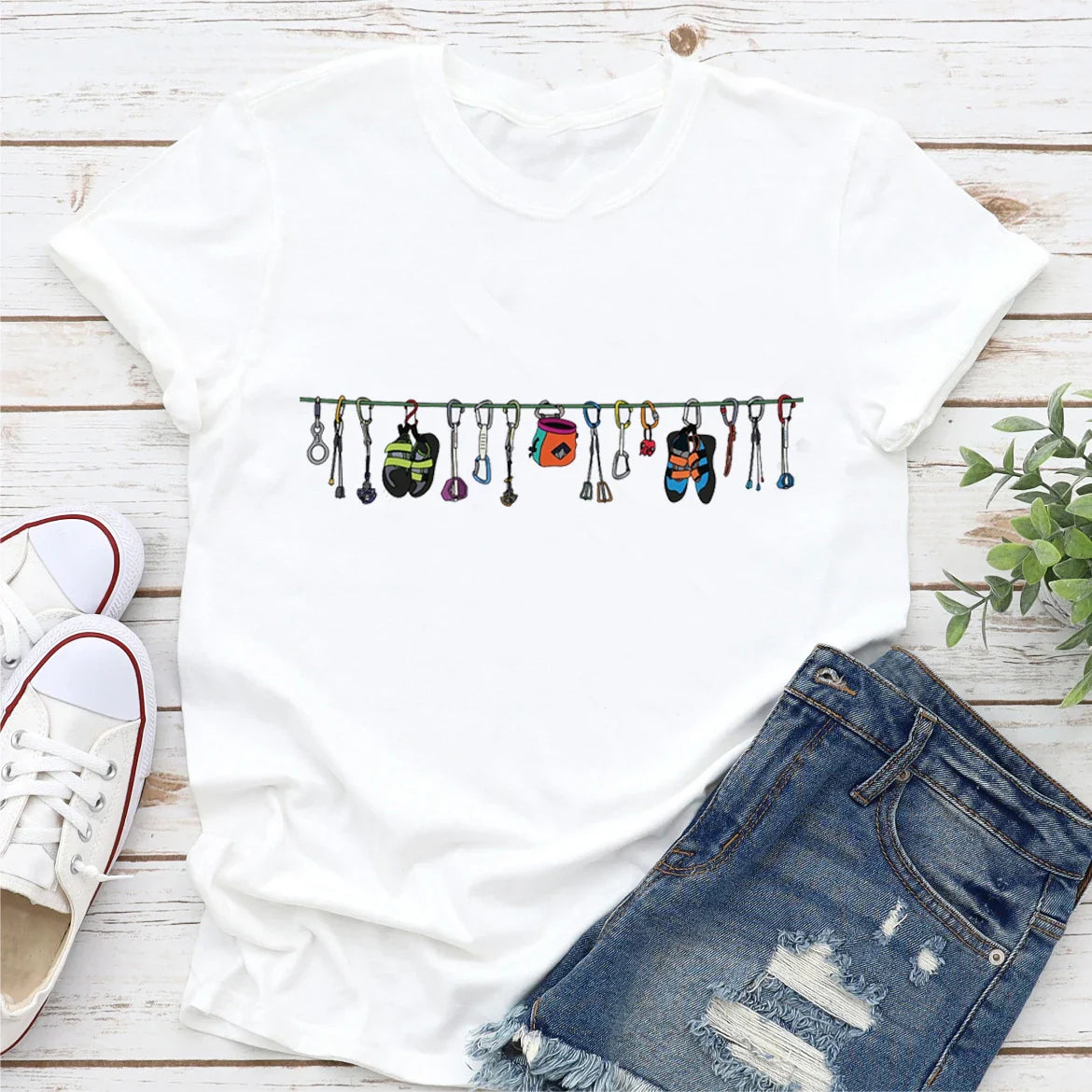 Casual Summer Women's Happy Camper T-Shirt