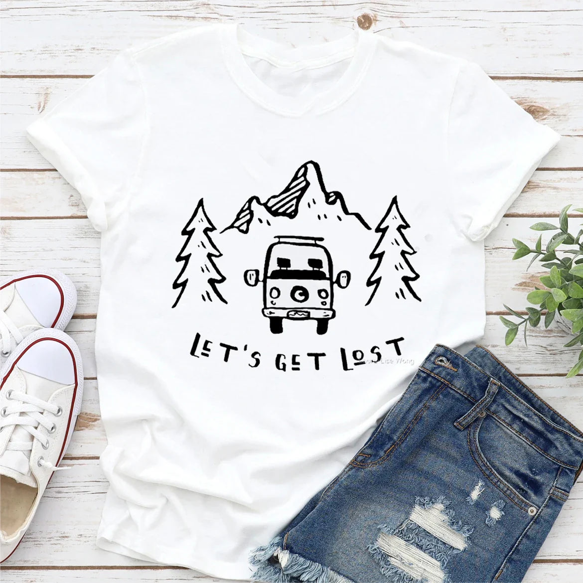 Casual Summer Women's Happy Camper T-Shirt